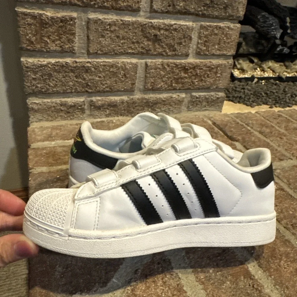 adidas Originals x Disney Superstar II Size 2 Toy Story Alien Kids Casual JI0091